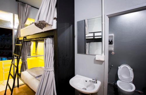 Talat Yai Hostel | Beehive Phuket Old Town Hostel