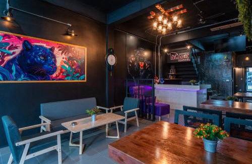 Talat Yai Hostel | Black Panther Hostel