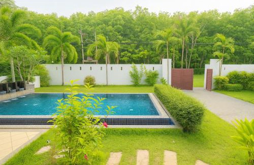 Choeng Thale House | MYSA House Pool Villa Central Phuket