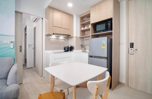 Laguna Condo | Skypark Aurora 2 BR 2Ax1 Golf side