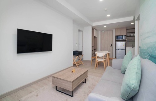 Laguna Condo | Skypark Aurora 2 BR 2Cx1 Golf side