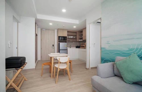 Laguna Condo | Skypark Aurora 2 BR 2Cx1 Golf side