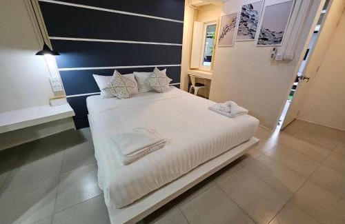 Talat Yai Hotel | The Light House at Town Phuket