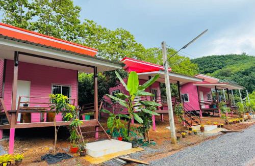 Wiang Chai Villa | ตาแอกะยายแดงโฮมสเตย์
