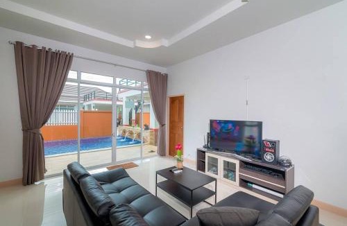 Hin Lek Fai Villa | บ้านชิดหัวหินพูลวิลลา