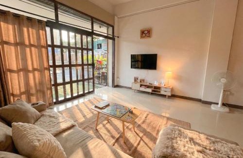 Wua Lai Villa | บ้านเงินวัวลาย BaanNgern Wualai Townhouse