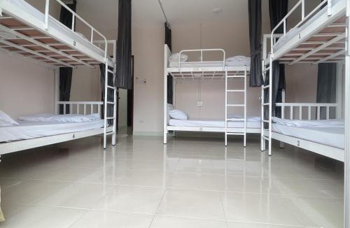 Si Sunthon Hostel | ราไวย์โฮสเทล