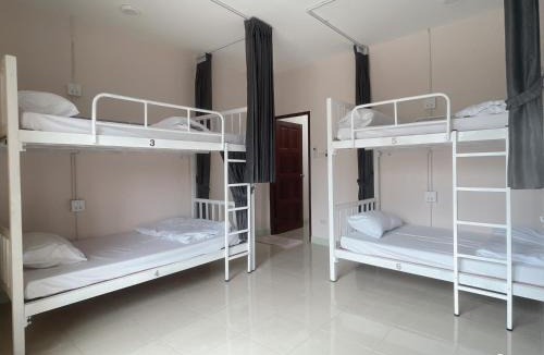 Si Sunthon Hostel | ราไวย์โฮสเทล