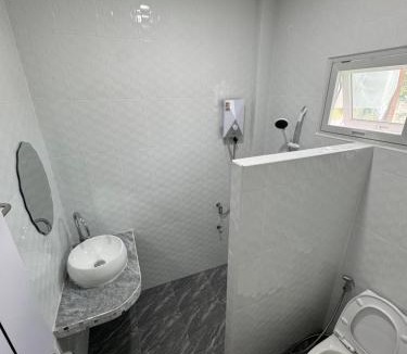 Chaiprakarn Hotel | เรยาห้องพักรายวัน