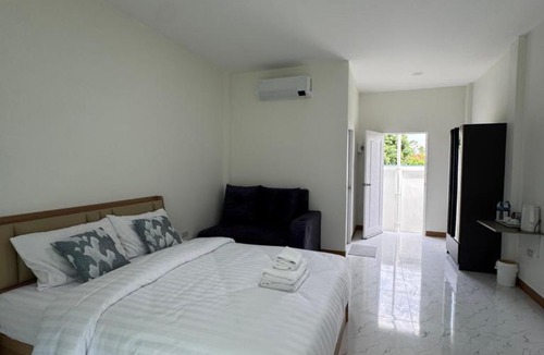 Chaiprakarn Hotel | เรยาห้องพักรายวันLaya Daily room