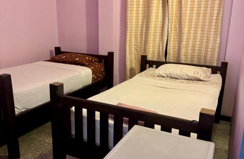 Thani Hotel | โรงแรมบ้านจอร์จ Baan Georges Hotel