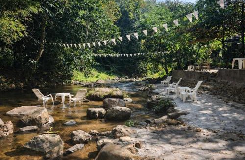 Mae Yao Hostel | 1000 Stars Riverside Hostel