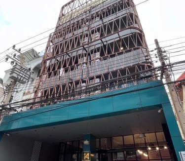 Khlong San Hotel | 14 Sathorn Hotel