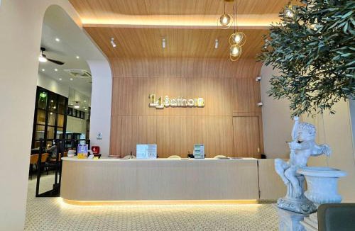 Khlong San Hotel | 14 Sathorn Hotel