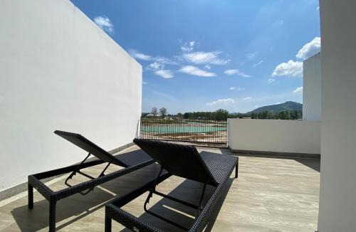 Laguna House | 2 bdr Townhouse in Laguna Park by CapitalPro