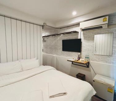 Su Thep Hostel | 333 MiNi House