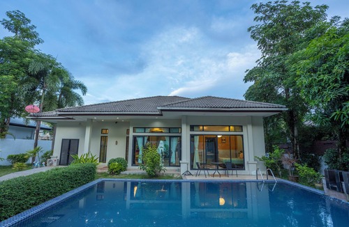 Choeng Thale Villa | 3BR Pool Villa Quiet Stay V67