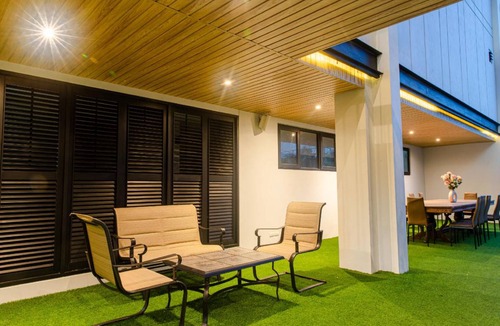 Si Sunthon Hotel | 45 m² Hotel ∙ 127 guests