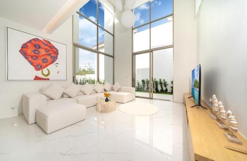 Si Sunthon Villa | 4BR Private Pool Villa near Laguna & Beach - Lux Pride 2 by Warm Plus