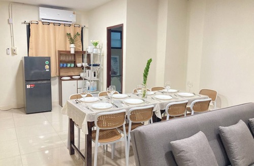 Chang Phueak House | 4BR Townhome Sleeps 10 Near Nimman & MAYA mall