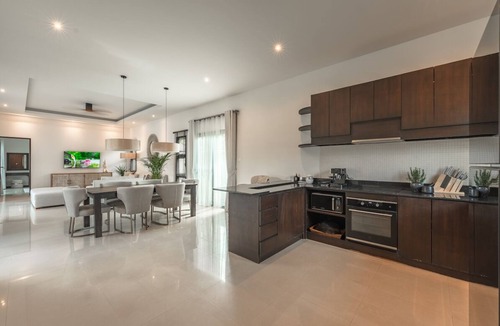 Choeng Thale Villa | 5 Minutes to Bangtao Beach! Family-sized Villa