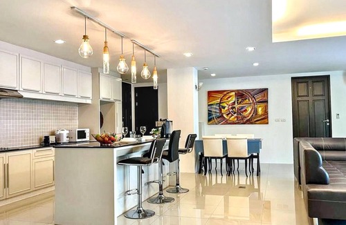 Patong Apartment | 6-18- 3 Bedrooms Spacious Penthouse with shared Pool