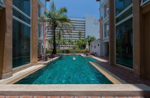 Patong Apartment | 6-18- 3 Bedrooms Spacious Penthouse with shared Pool