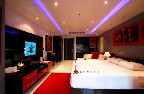 Patong Hotel | Absolute Bangla Suites