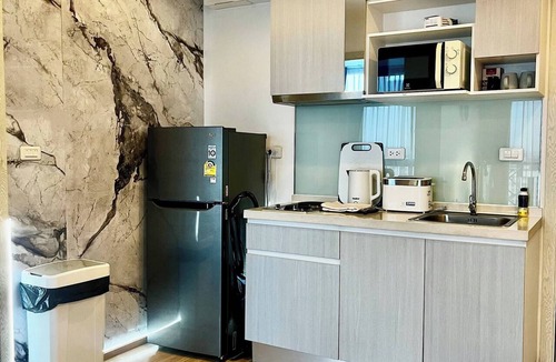 Suan Luang Condo | Accommodations room with balcony view Sukhumvit77