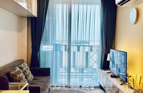 Suan Luang Condo | Accommodations room with balcony view Sukhumvit77
