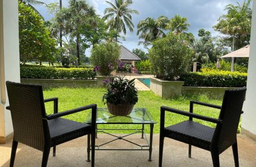 Laguna Apartment | Allamanda Laguna 2 BR c выходом к бассейну