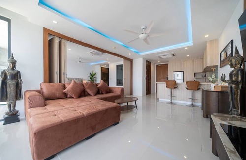 Rawai Apartment | Apartment with Sea View and Hot Tub on Balcony
