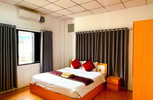 Vientiane Hotel | Apatuxay Vientiane Hotel & Apartment