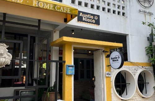 Talat Yai House | Auntie & Niece PHUKET
