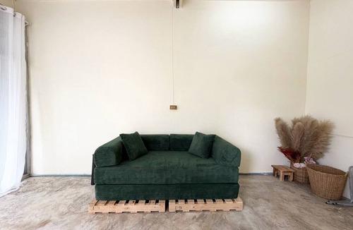 Talat Phlu House | Authentic Thai Local Home Near BTS Talat Phlu