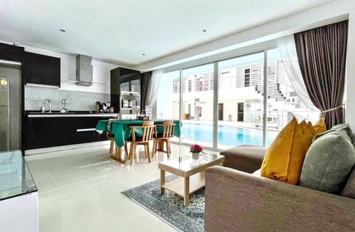 Karon Apartment | B12a - 2 Bdr Serviced Apt with Pool Access, Karon Beach