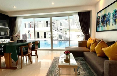 Karon Apartment | B12a - 2 Bdr Serviced Apt with Pool Access, Karon Beach
