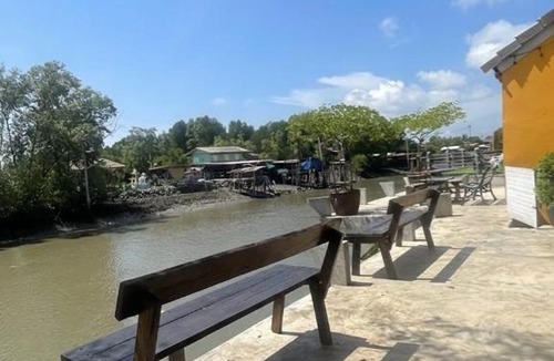 Ban Laem Resort | Baan Bon Resort Bang Tabun