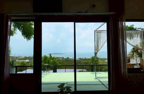 Koh Lan Villa | Baan Sahai Tone บ้านสหายโทน