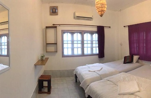 Thakhek House | Bamboo Hostel