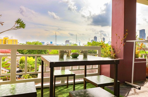 Thung Maha Mek Hotel | Bangkok Two Bedroom Apartment