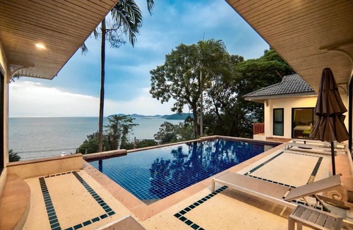 Pa Klok Villa | Beach Front Villa with Stunning views and own private beach,relax, BBQ.