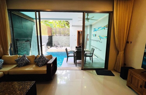 Rawai Villa | Beachfront 2 bedroom house