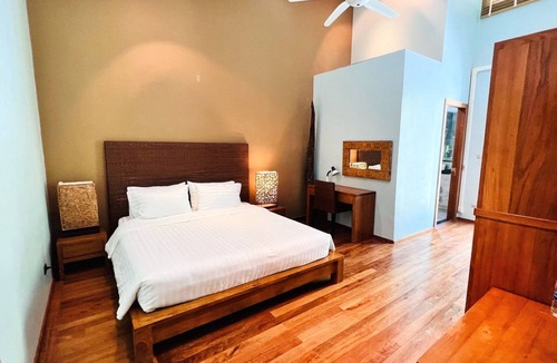Rawai Villa | Beachfront 2 bedroom house