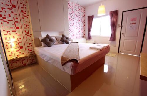 Bang Na Hotel | Bearing26 Hotel