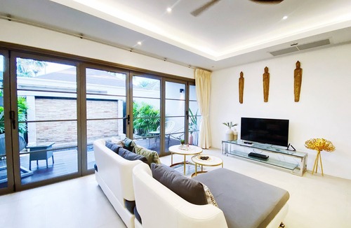 Cherngtalay Villa | Beautiful 1br Plunge Pool Villa Walk To Bangtao Beach