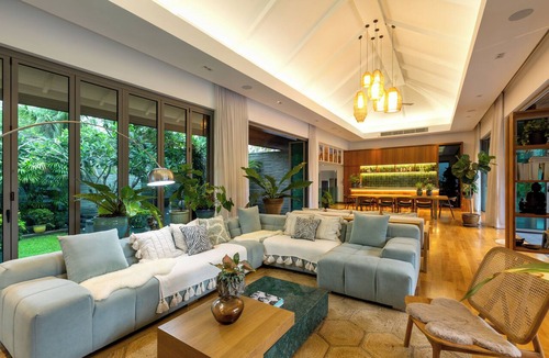 Choeng Thale House | Boutique 5BR Phuket Villa - Huge Pool - Tropical Retreat
