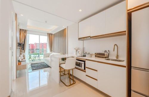 Phuket Apartment | C220 Modern 1BR Pool, Gym, Game Room Cinema