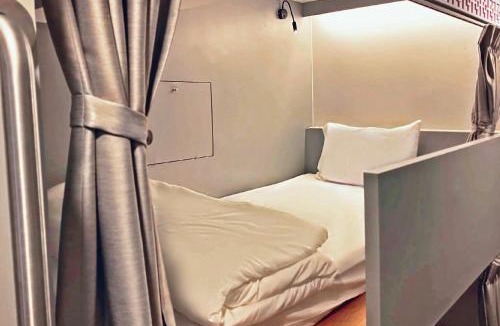 Talat Yai Hostel | Capzule Bed Phuket
