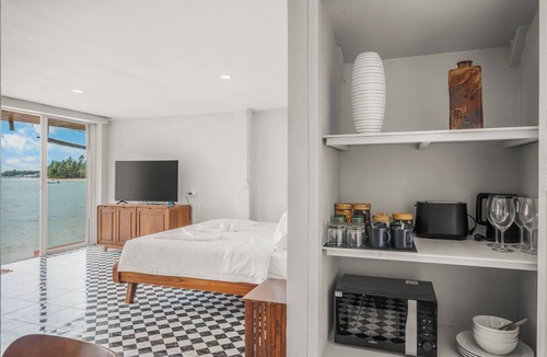 Maret House | Charming Private Guest Room in Maret Thailand